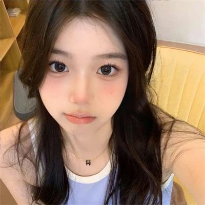 衣衫褴褛的罗尼